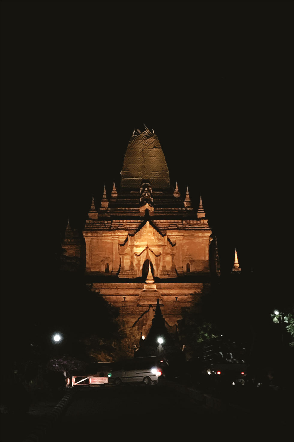 Htilominlo Patho in Bagan, Myanmar